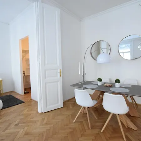 Standard By Hi5-rozsa Street * Budapest